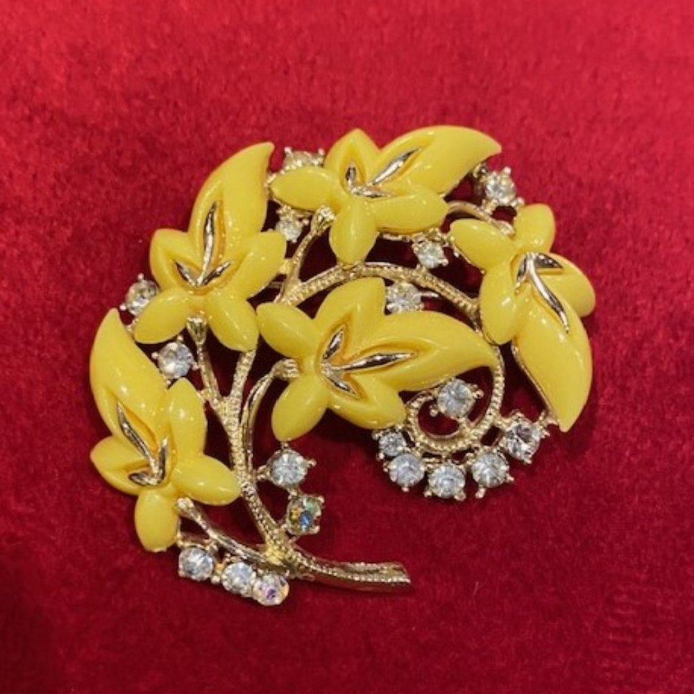 STAR Designer Yellow Flower Thermoset Rhinestone BROOCH